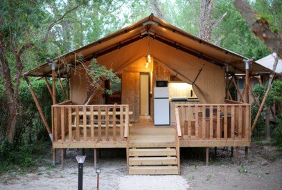 Tente de luxe dans camping avec piscine Avignon